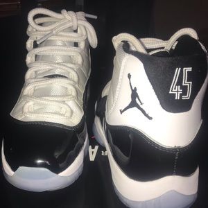 Retro 11s Space Jams Size 10.5